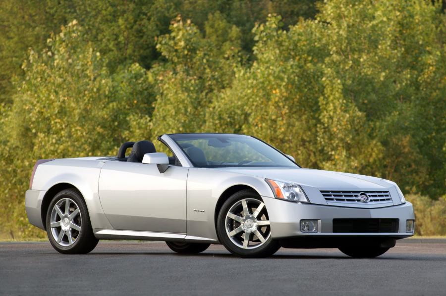  Cadillac XLR Roadster 2004 года  (фото 24 из 128)